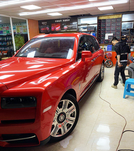 Rollo <span class=keywords><strong>de</strong></span> Vinilo Autoadhesivo Removible Autoregenerable, Acabado Satinado Metálico Brillante, Rojo <span class=keywords><strong>Fuego</strong></span>, para Envolver Autos, <span class=keywords><strong>Película</strong></span> Protectora <span class=keywords><strong>de</strong></span> Pintura Automotriz - Product Image 2