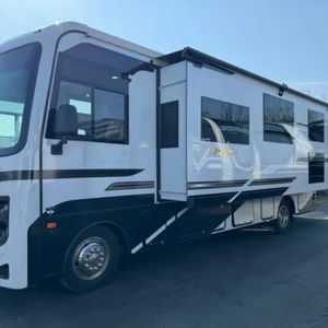 Ahora en venta: Autocaravana Coachmen Pursuit Clase A con motor a gasolina, modelo 31ES, con cama king size extraíble. - Product Image 4