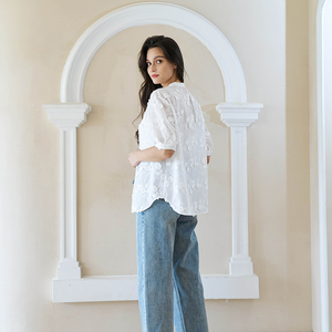 Blusa informal de manga larga de gasa elegante OLAESA, blusa blanca de encaje a la moda con ojales bordados para mujer - Product Image 3