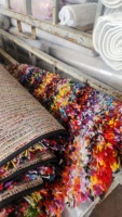 Adiva Moderner Abstrakter Blumen-Jacquard-Teppich aus Polypropylen, Jute und Polyester, Maschinengefertigt, Gepolstert, Hochflorig, Mittlere Dicke