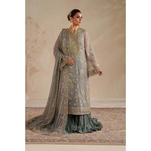 Ensemble de costume pour femme en mousseline de soie grise brodée 100% polyester UF-4364 - Product Image 1