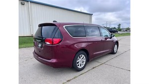 Chrysler Voyager LX FWD 2023 Usado en Buen Estado - Product Image 4