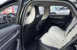 Vehículo Híbrido Enchufable 2026, Nuevo, de Lujo, Chino, 4 Puertas, 5 Asientos, Sedán Compacto Eléctrico, en Perfectas Condiciones, Listo para Enviar - Product Image 4