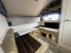 Caravanes NuuCamp d'occasion économiques 2023 2024 2025 ULTIMATE TOYS WOODY 15 pieds, remorque de voyage légère et étanche à vendre - Product Image 3