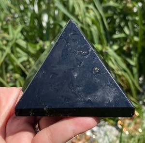 Elegante Pirámide de cristal de turmalina negra de alto pulido, Ágata Natural, piedra preciosa tallada, amor curativo, artesanías de piedra semipreciosa - Product Image 5