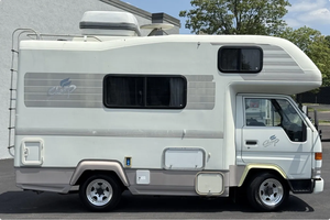 CONDUCEZCÉNTELO - COCHE USADO CON VOLANTE A LA IZQUIERDA |   CONDUCCIÓN DERECHA |   Toyota Toyoace Camroade Camper 4WD de 1998 - Product Image 5