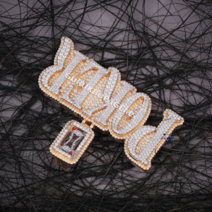 Exquisito colgante de diamante con letra personalizada de moissanita de Plata de Ley 925 con brillo inigualable elegante diseño de Hip Hop - Product Image 3