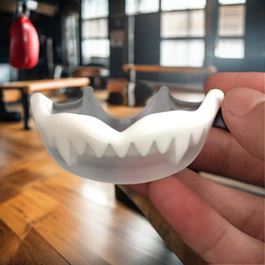 Protège-dents de sport en silicone souple Non toxique Boxe sûre MMA Football américain Rugby Protection des dents athlétiques EVA thermoplastique - Product Image 4