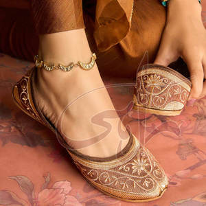 Nuevo Diseño Antideslizante con Suela Suave, Khussa para Mujer, Cuero Genuino de Alta Calidad, Colores y Tallas Personalizables, Venta al Por Mayor - Product Image 3