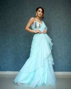 ชุดเลเฮนกาส่าหรีปักลายสีฟ้าอ่อนสำหรับเด็กผู้หญิง พร้อมสวมใส่ เลเฮนกาส่าหรีแบบชอลี ผ้าสีฟ้าอ่อนเย็บสำเร็จพร้อมเสื้อเลเฮนกาส่าหรี - Product Image 2