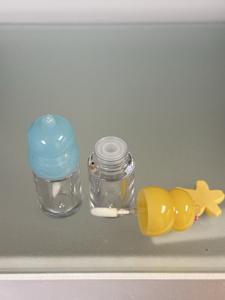 Gloss à lèvres en plastique 4ml emballage cosmétique glaçage à lèvres personnalisable avec accessoires - Product Image 4