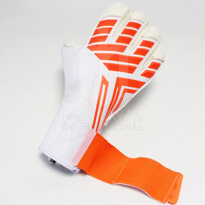 High Quality Professional Breathable Waterproof Non-Slip Finger Protection <b>Football</b> Gloves Goalkeepers Hook Loop Closure <b>Leather</b> - Product Image 2
