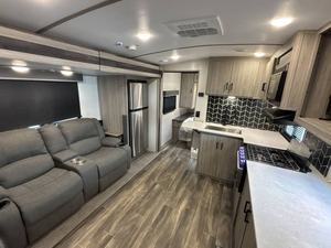 2022 Used Keystone Passport 2401BH Export grade travel trailers ready for wholesale distribution - Product Image 2