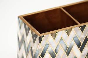 Porte-cuillères classique en bois à trois étages imprimé floral de haute qualité avec base antidérapante pour une utilisation sûre en cuisine à prix avantageux en Inde - Product Image 3