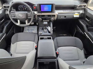 Toyota Tacoma TRD Sport 2025 en parfait état - Product Image 4