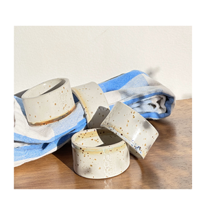 Nouveau designer artisanat rond de serviette en céramique blanche décor de table en porcelaine céramique blanche anneaux de serviette en gros - Product Image 3