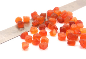 Gemas sueltas de cornalina naranja Natural de 8-10 MM, cristales curativos crudos de calidad genuina, piedras en bruto sin tratar, 25 piezas - Product Image 5