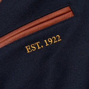 Chaqueta universitaria de lana Oxford para hombre de alta calidad con logotipo personalizado ajuste contemporáneo con parche bordado de chenilla procesado OEM - Product Image 5