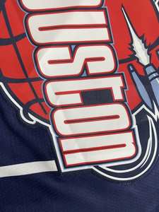 Camiseta de baloncesto deportiva de verano de talla grande personalizada con logotipo impreso y números de nombre técnica bordada - Product Image 4