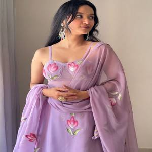 Ensemble Lehenga VASTRA COTTAGE en Georgette Pure Peint à la Main avec Blouse Rembourrée Style Corset et Dupatta Assorti – Tenue de Créateur - Product Image 3