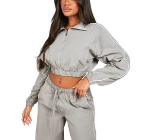 Ensemble de survêtement coupe-vent pour femme en nylon, doublure en maille légère froissée, imperméable et respirant, collection 2026 - Product Image 3