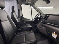 Ford Transit 250 3 portes LWB Toit Moyen Fourgon Utilitaire Automatique R20 Entrée sans Clé Contrôle de Traction Gauche Occasion 2014