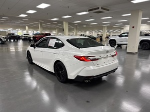 NOUVELLE OFFRE POUR UN VÉHICULE CAMRY SEDAN 2025 À FAIBLE KILOMÉTRAGE (D'OCCASION) - Product Image 4
