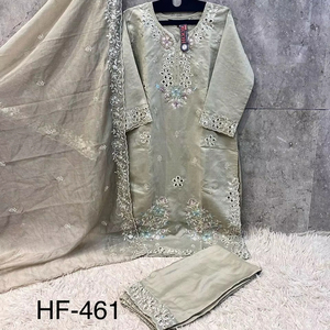 Ensemble classique en viscose cristalline avec un bas assorti et un riche dupatta en organza lourd pour les amateurs de shalwar kameez XL et XXL - Product Image 1
