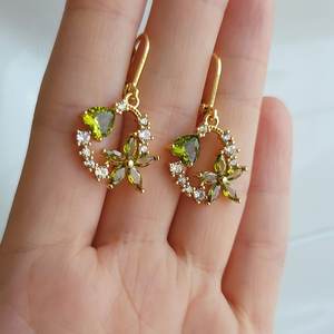 Aretes de Plata 925 con Baño de Oro y Circonita Verde, Estilo Vintage, Regalo para Ella - Product Image 3
