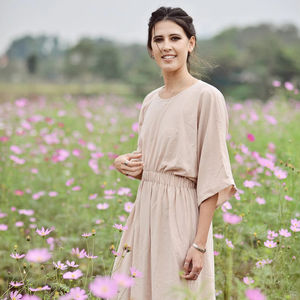 ชุดเดรสยาวสไตล์อินเดียชุดเดรสลำลองสีทึบออกแบบได้ตามที่ต้องการดีไซน์เนอร์ทำด้วยมือ - Product Image 1