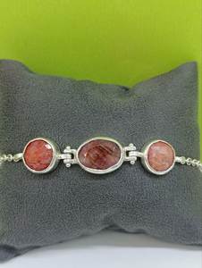 กำไลข้อมือเงินแท้ 925 ประดับทับทิมและโอปอล งานแฮนด์เมด เครื่องประดับอัญมณีสั่งทำพิเศษ ขายส่ง - Product Image 4