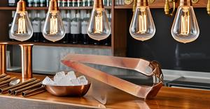 Pince à glace en cuivre idéale pour servir des boissons froides et un agitateur à cocktail - Product Image 5