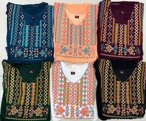 Nueva colección de Top de seda de diseñador para niñas: elegante y a la moda - Product Image 6