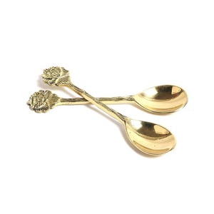 Cuillère à café à fleurs unique en laiton pour la vente en gros Cuillère à couverts à fleurs en laiton de bonne qualité pour la cuisine et la table à faible coût - Product Image 6