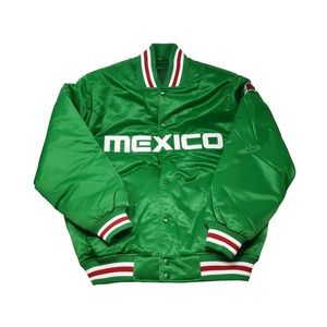 Vestes universitaires en satin de soie tendance à la vente chaude, logo personnalisé en couleur, veste universitaire en satin pour hommes, fabriquée au Pakistan - Product Image 3