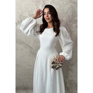 Vestido Blanco de Mujer Elisa Fashion con Falda Fruncida y Mangas Largas - Product Image 3