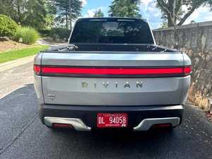 Rivian R1T Adventure Performance 2023, Eléctrico, Automático, Doble Motor, Cabina Doble, Tracción en las Cuatro Ruedas, Llantas de Aleación R17, Asientos de Cuero Oscuro - Product Image 2