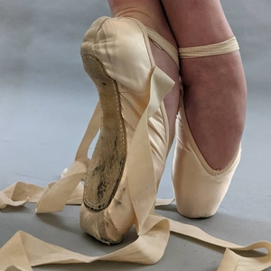 Zapatos de baile de Ballet de cuero de lona elástica, zapatillas de baile profesionales de suela dividida, práctica de rendimiento para mujeres y niñas - Product Image 5