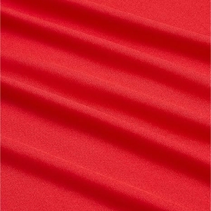 Conjunto Deportivo de Verano para Hombre de 2 Piezas: Camiseta Deportiva Roja Vibrante y Pantalones Cortos Negros de Entrenamiento - Product Image 5