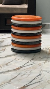 Meubles ronds indiens en résine nouvellement ajoutés Tables d'appoint Designs de luxe indiens Tables en résine pour chambre à coucher Beaux meubles indiens - Product Image 2