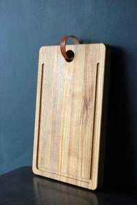 Planche à découper et à servir rectangulaire en bois, fabriquée à la main, écologique, avec poignée, lavable au lave-vaisselle, prix abordable - Product Image 6