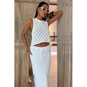 Ensemble en tricot ajouré respirant avec détail croisé dans le dos 10097 - Product Image 4