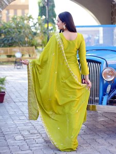 Nouveauté : Ensemble Salwar 3 pièces en modal, style indien et pakistanais, avec broderies et motifs multiples, disponible en grandes tailles. Commandez maintenant ! - Product Image 4