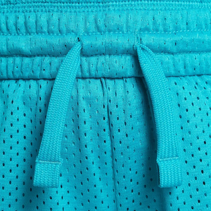 Short de sport respirant personnalisé en gros avec logo imprimé, poches latérales en tissu de maille simple, nouveauté, tenue décontracté, motif uni - Product Image 4