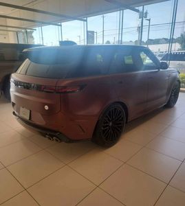 Nuovissimo 2025 LAND ROVER RANGE ROVER SPORT SV 5 posti 530HP benzina V6 cambio automatico - Product Image 6