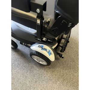 Fauteuil roulant électrique Rascal Rhythm avec élévateur de siège motorisé, capacité de 25 livres, intérieur/extérieur - Product Image 1