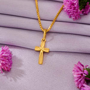 Collar con Colgante de Cruz de Oro para Mujer - Product Image 1