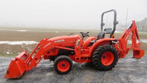 Tracteur compact Kubota LA525 d'occasion avec chargeur frontal 4x4, machine agricole, à vendre - Product Image 2