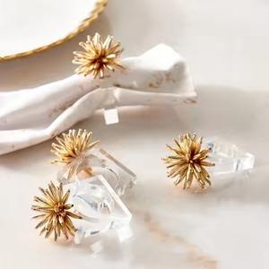 Anillo de servilleta de acrílico para decoración de mesa de comedor y para sujetar servilletas - Product Image 1