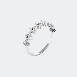 Anillo Minimalista con Engaste de Racimo Disperso de Marquesa y Corte Redondo de 0.55 CTW - Product Image 5
